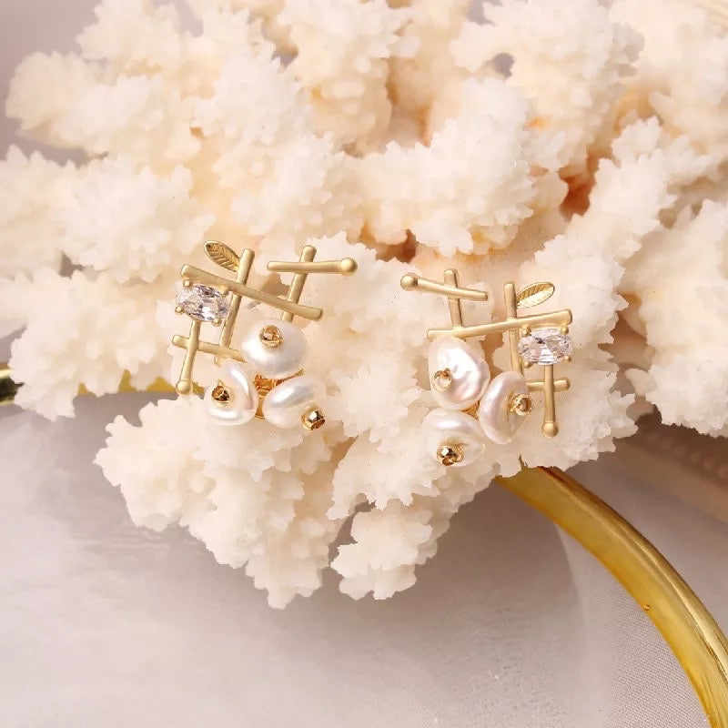 Gold pearl earrings