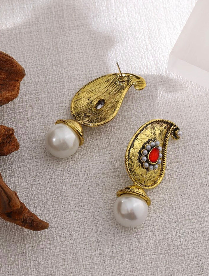 Gold Pearl Jhumka