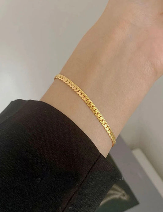 Gold chain bracelet