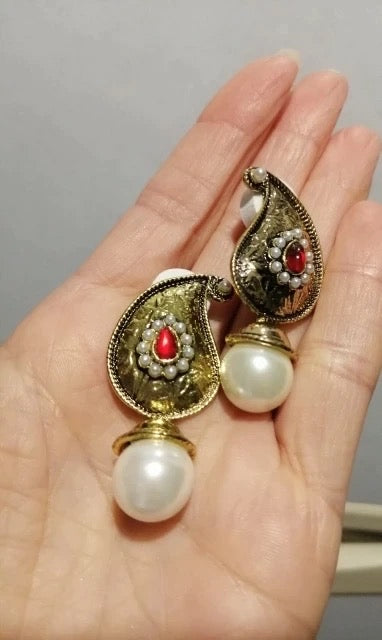 Gold Pearl Jhumka