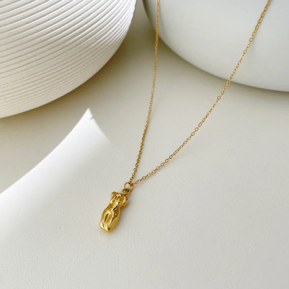 “Love your curves “ necklace